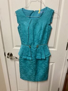 Lovely aqua textured fabric Antonio Melani dress.  EUC.  Size 0.